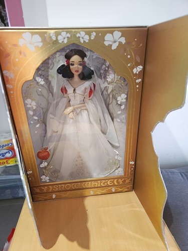 Poupée blanche neige disney - poupée,