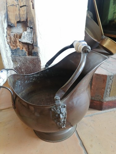 Ancien seau charbon en - à,