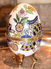 PORCELAIN EGG SHAPED TRINKET JEWELRY BOX FOOTED 3.5" H