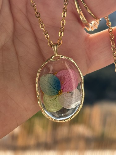 Collier pendentif résine