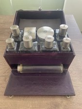 Ancien necessaire de toilette