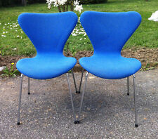 Paire de Chaises de Arne Jacobsen Série 7 Version Tweed  Fritz Hansen