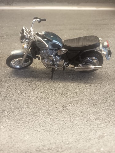 Moto triumph - moto,
