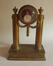 Pendule à colonnes en bronze doré, style Empire, 19e siècle