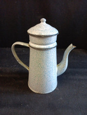 Ancienne cafetière émaillée