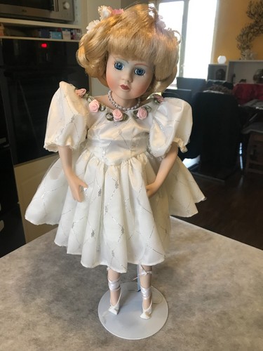 Ancienne poupee porcelaine - poupee,