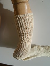 Poupée ancienne : chaussettes  artisanales en fil écru Taille 10