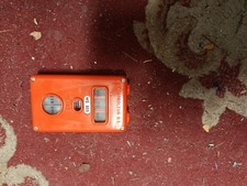 testeur de tension CATU , 4