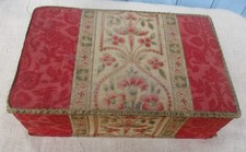 Ancienne boîte à couture ou