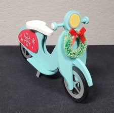 Featherly Friends Aqua Scooter with Wreath Accessory