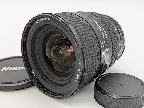 Objectif zoom grand - , angle
