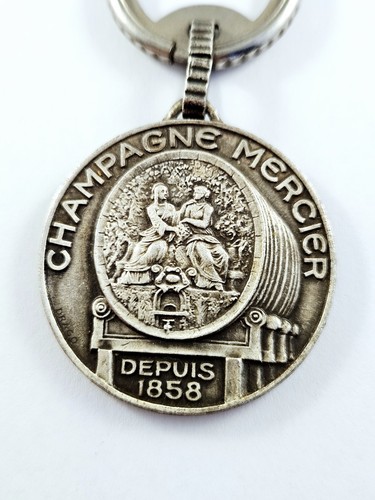 Porte cles champagne mercier - -,