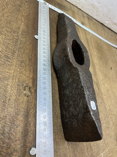 Outil ancien marteau taillant - outil,