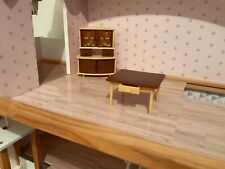 MEUBLES DE MAISON DE POUPÉE -