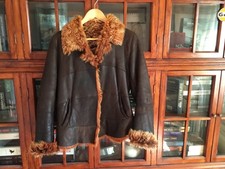 VESTE VINTAGE EN CUIR D AGNEAU COULEUR CHOCOLAT TAILLE 40 MADE IN FRANCE .