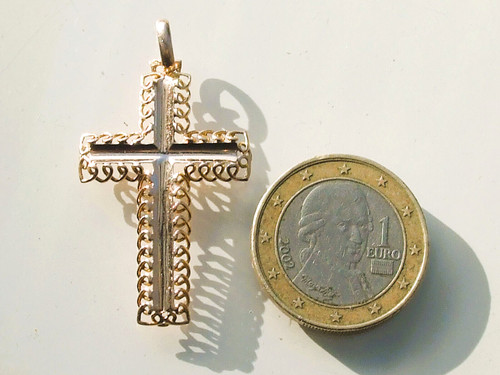 Beau pendentif croix - beau,