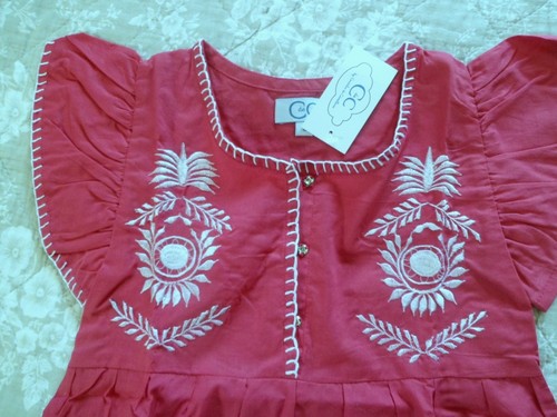 Robe brodée fuschia 3ans