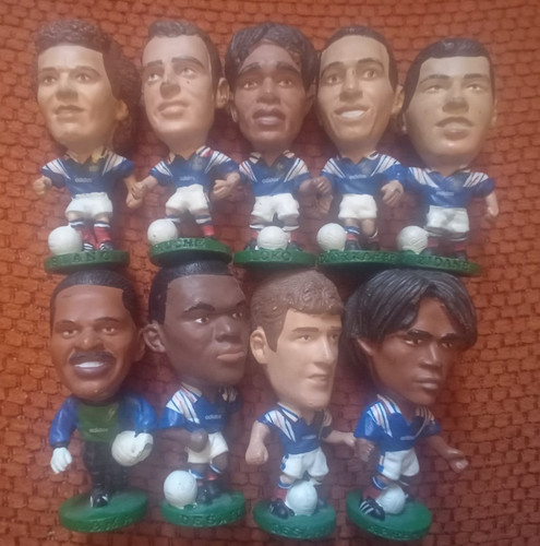 Lot figurines football - de, 9