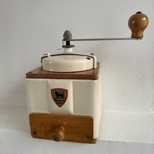 ANCIEN MOULIN A CAFE EN TOLE