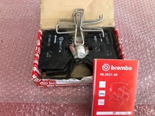 Ferrari 348,355, Plaquettes de