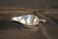 Saucière ancienne en métal