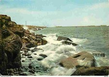 34 - Sète - The Lighthouse and the Rocks along the pier - Light condition visible fold