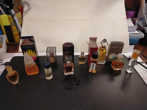 Lot miniatures parfums - lot,