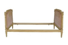 lit ancien laqué peint de