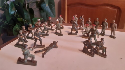 Starlux figurines lot 22 - figurines., de