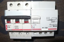 DISJONCTEUR DIFFERENTIEL