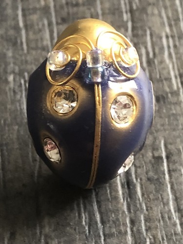 Pins pin broche - broche, parfum