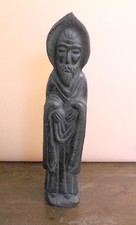 Ancienne Statuette  homme d'église  en pelerine      Bois sculpté