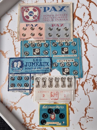 Lot boutons pression et - de,