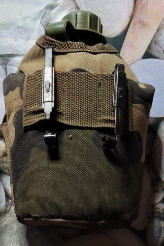 Gourde armée plastique - gourde,