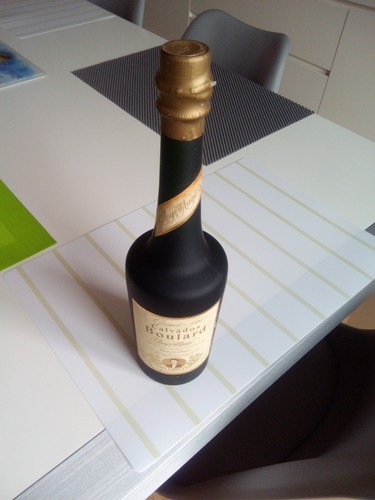 Vieille bouteille fine - bouteille,