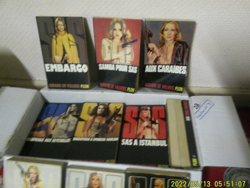 Lot livres - ),