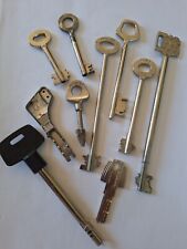 Lot of 10 security keys. Safe safe.