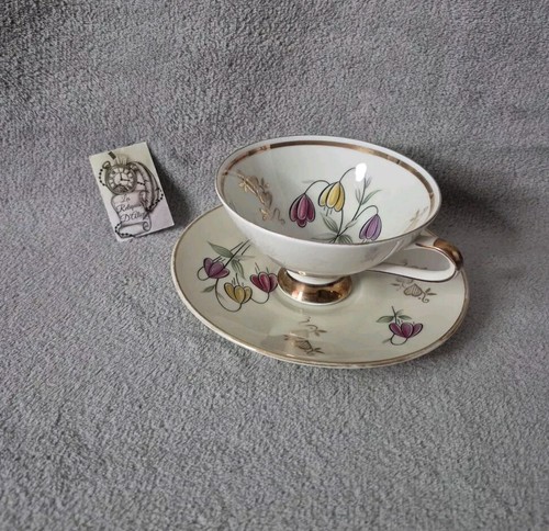Tasse sous en - tasse,