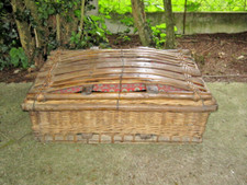 WICKER & FRUIT WOOD TRUNK SAOLOGNE 19th century FOLK ART CAALECHE