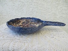 Très belle céramique en forme poêle en faïence Fouillen