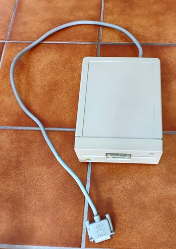 Apple external floppy - 5.25,