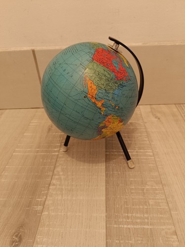Ancien globe terrestre tripode - ancien,