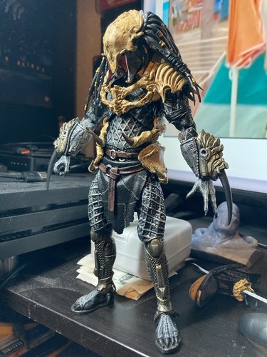 Black skin yautja - yautja-predator,