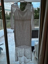 Robe en dentelle blanche