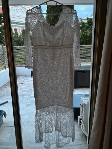 Robe dentelle blanche - en,