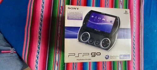 Sony psp console portable - go,