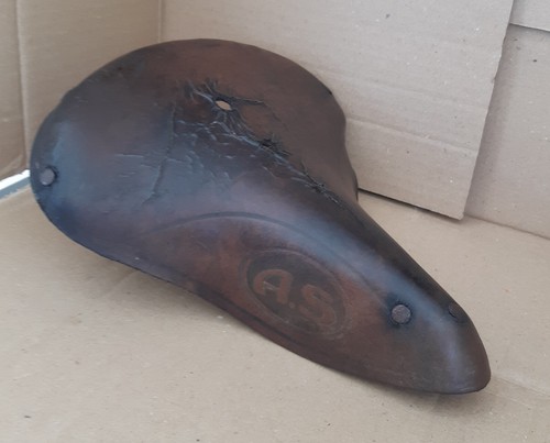 Ancienne selle vélo en - de,