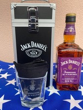 jack daniels -blackberry 70cl + boite case + 1verre - J D