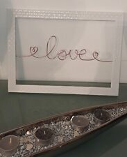 Cadre moderne "Love" fabrication artisanale, en fil de fer