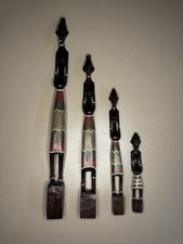 Lot 4 statuettes en bois –